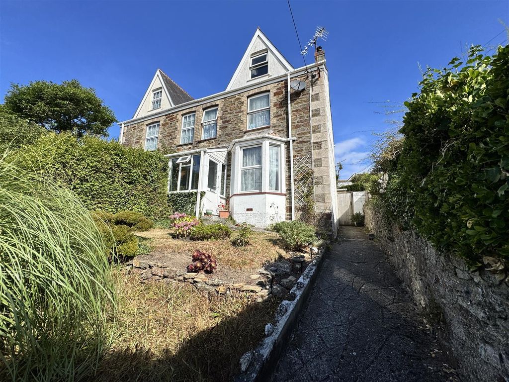 Property photo 1 of 10 Front
