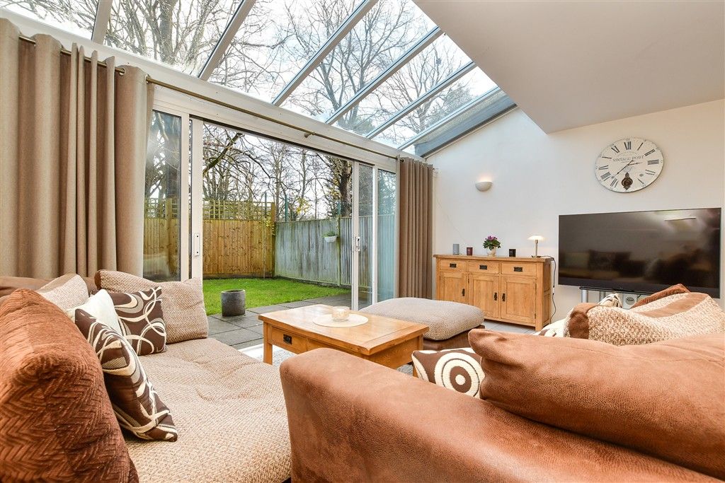 Property photo 3 of 19 Kitchen / Lounge / Diner