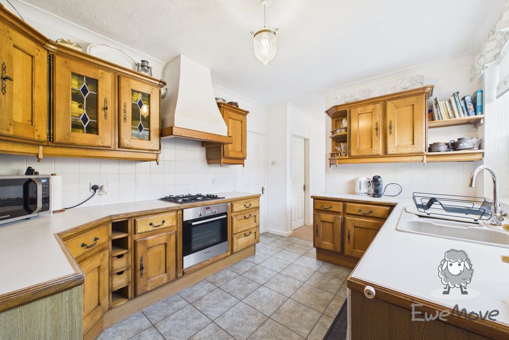 Property photo 2 of 16 Cam01866G0-Pr0598-Still013