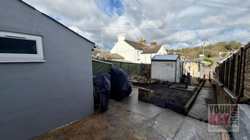 Property photo 2 of 25