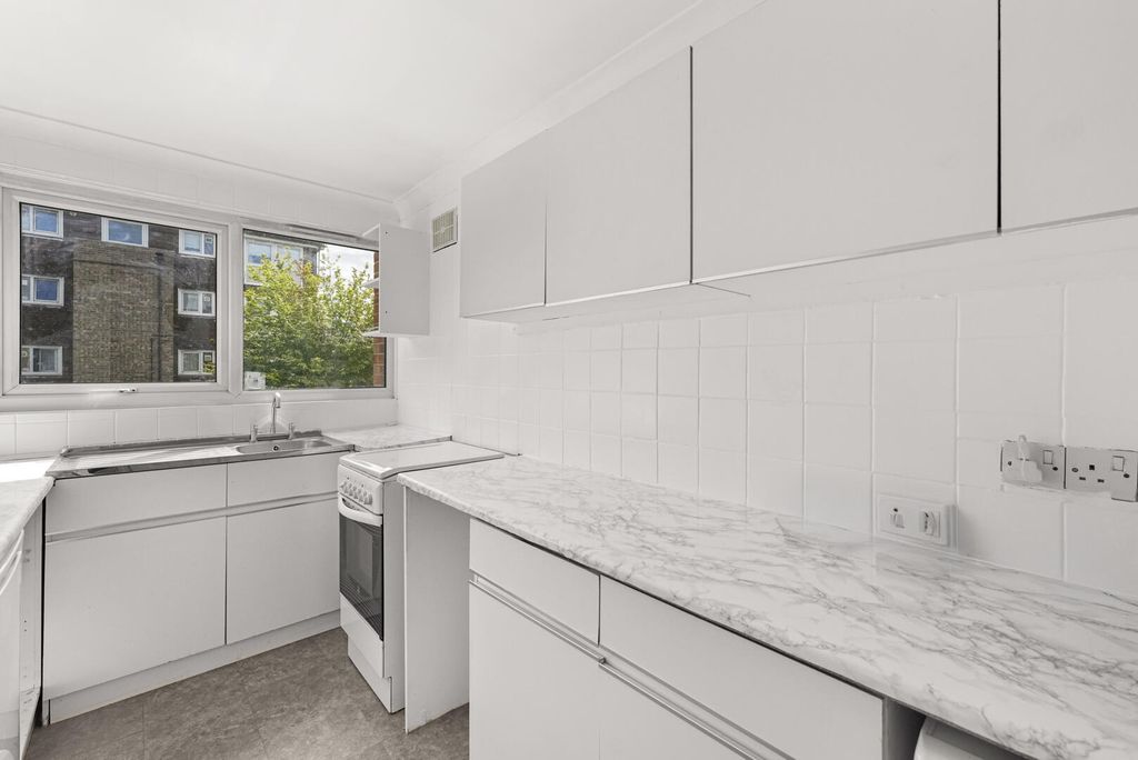 Property photo 2 of 17 Kitchen