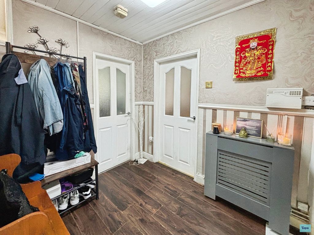 Property photo 2 of 17 2