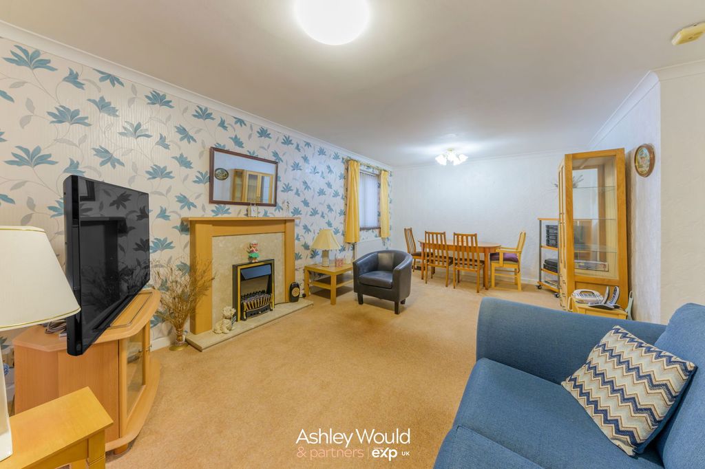 Property photo 3 of 15