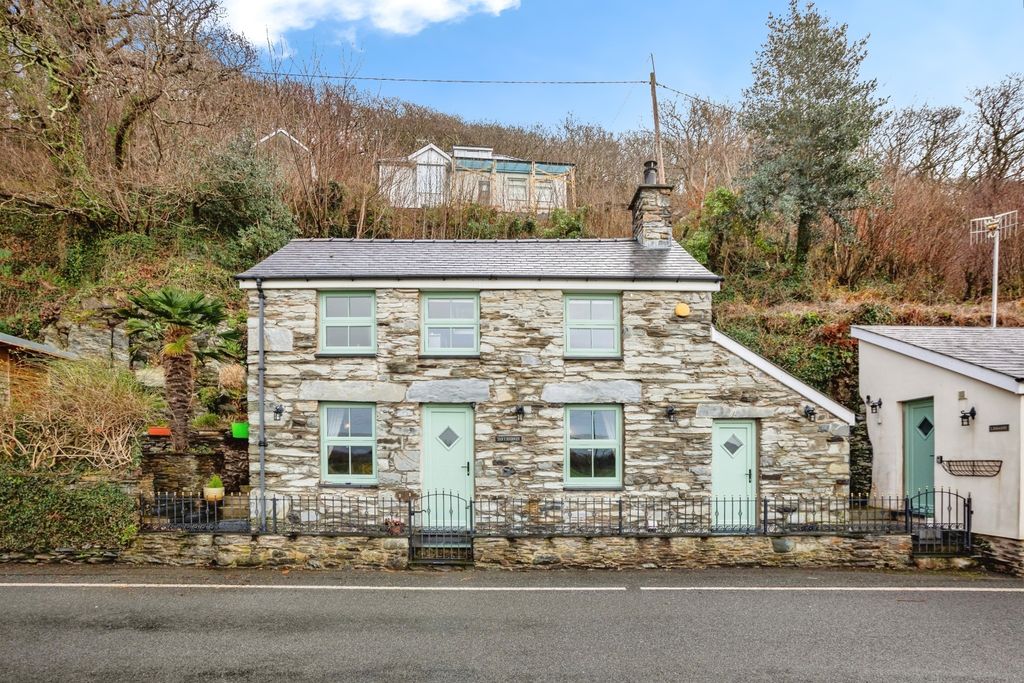 Property photo 1 of 18 Front View