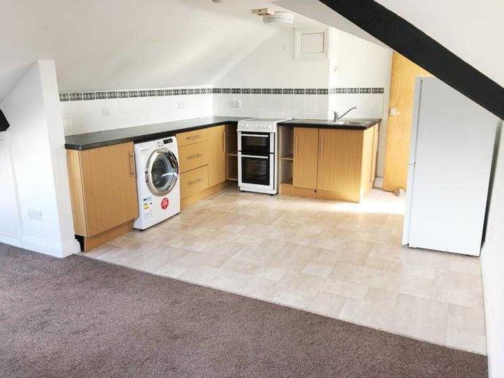 Property photo 3 of 7 Kitchen