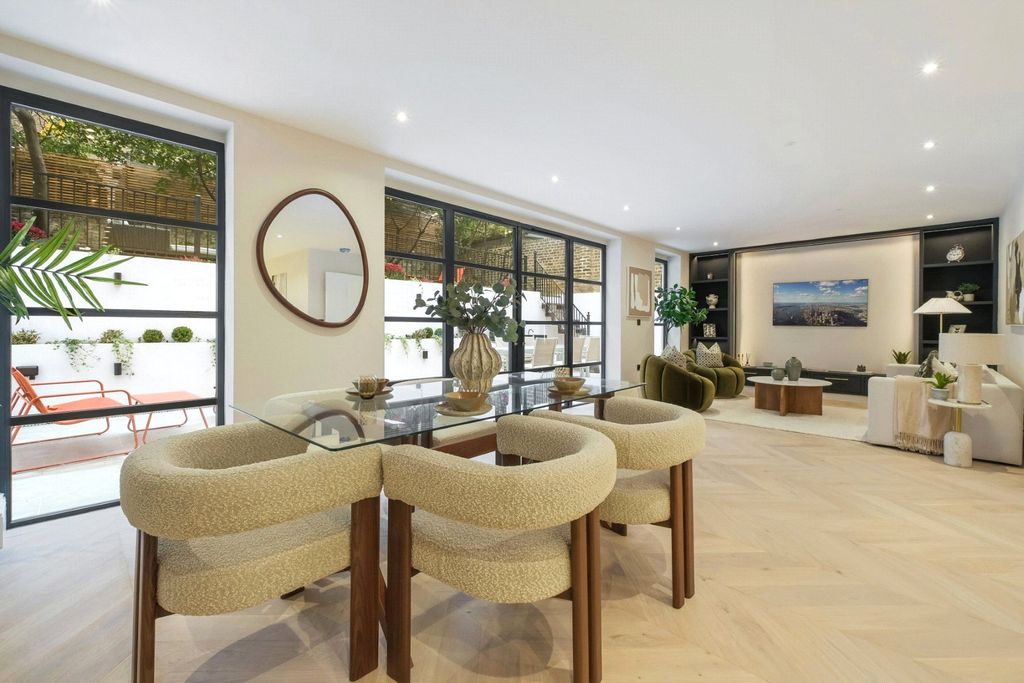 Property photo 2 of 16 Picture No. 11