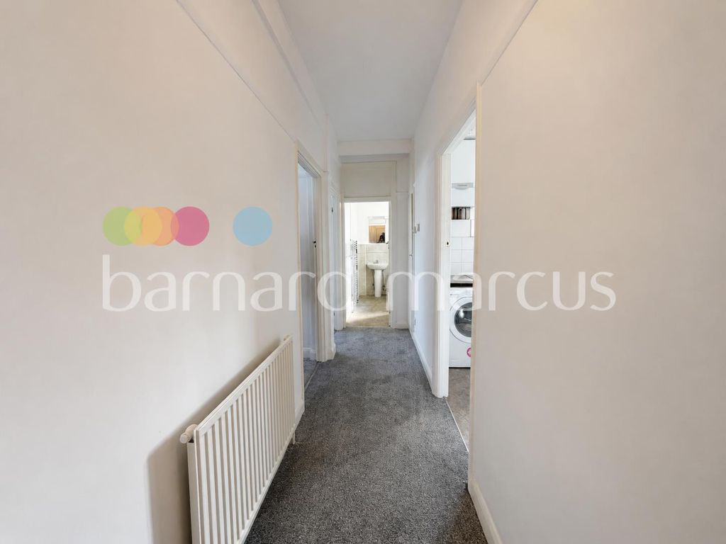 Property photo 2 of 10 Hallway