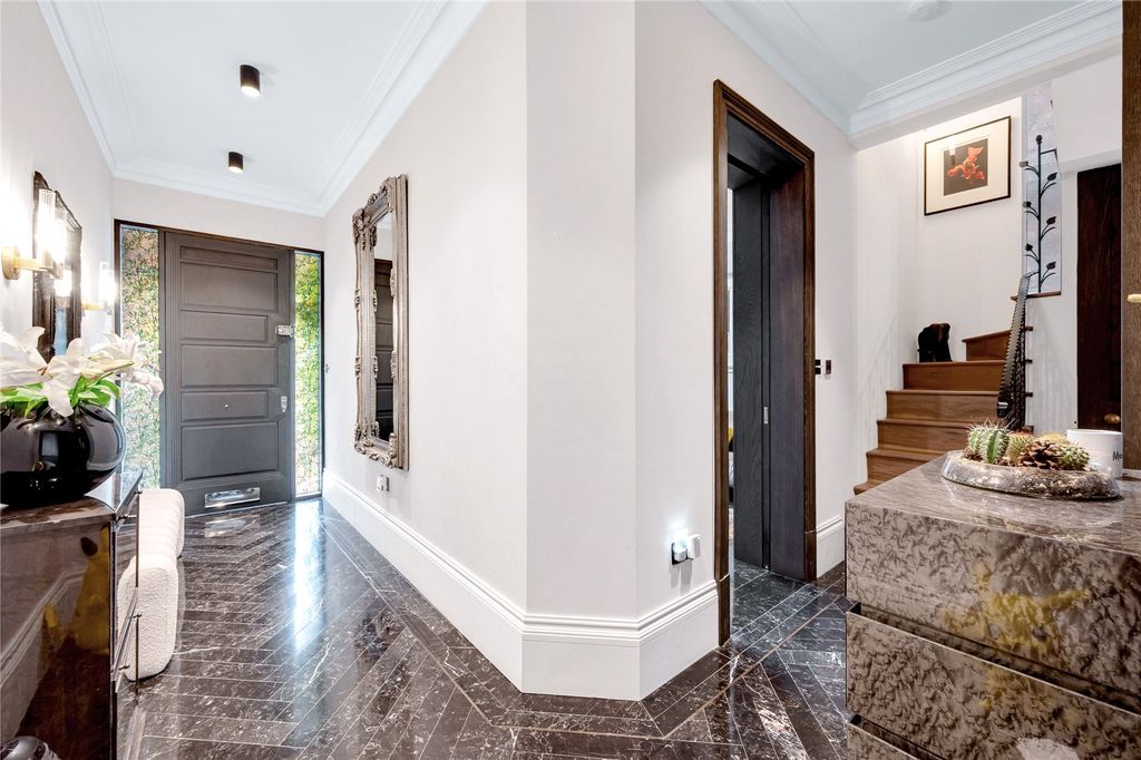 Property photo 2 of 26 Hallway