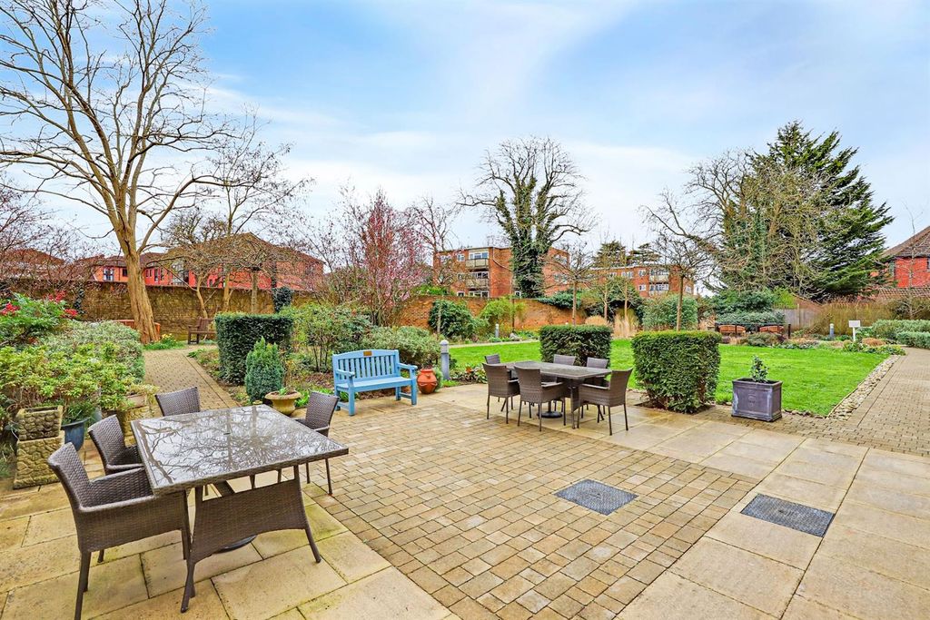 Property photo 3 of 19 03-Eaa3Jhmcs - 30 Elles House - 37-Medium.Jpg