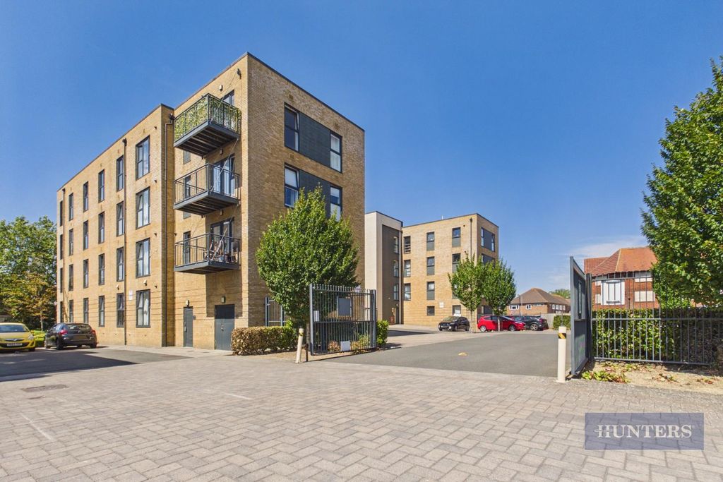 Property photo 1 of 12 Cam05152G0-Pr0525-Still015.Jpg