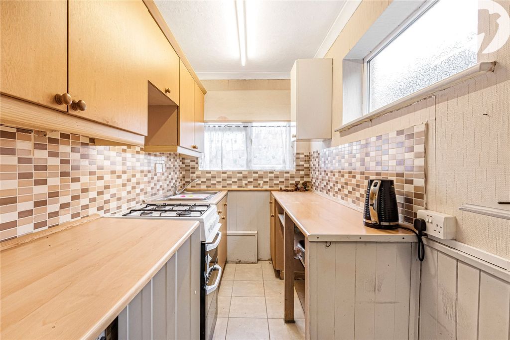 Property photo 3 of 23 Kitchen