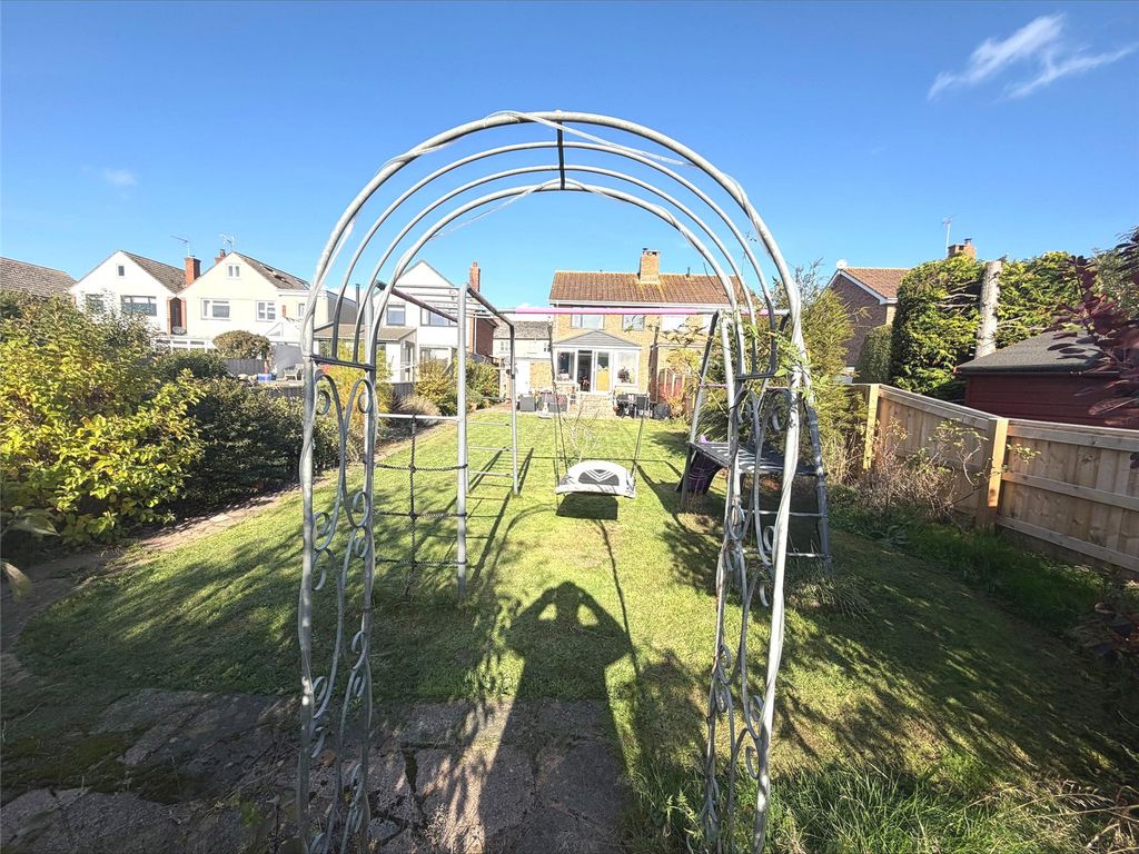 Property photo 3 of 14 Garden