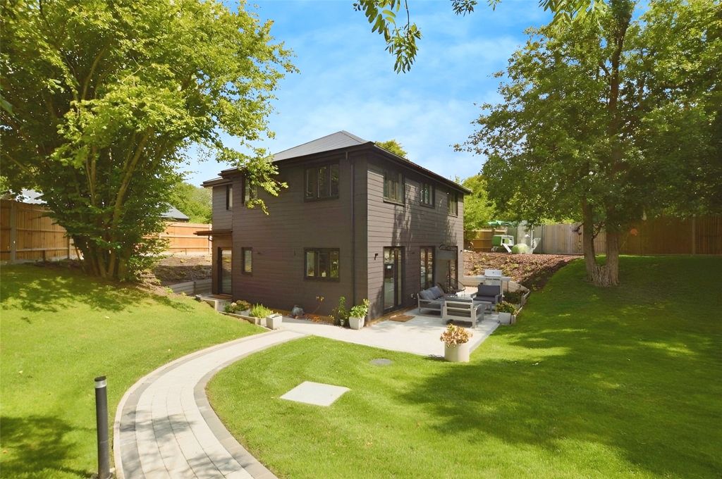 Property photo 1 of 18 Picture No. 32