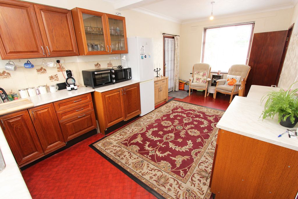 Property photo 3 of 15 Kitchen Diner