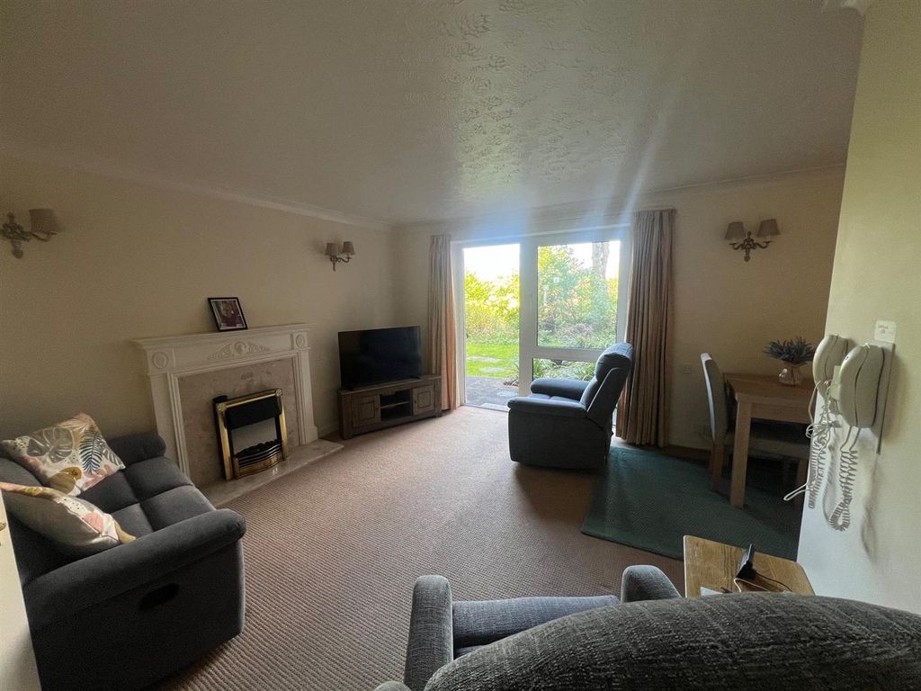 Property photo 2 of 14 Living 2.Jpg