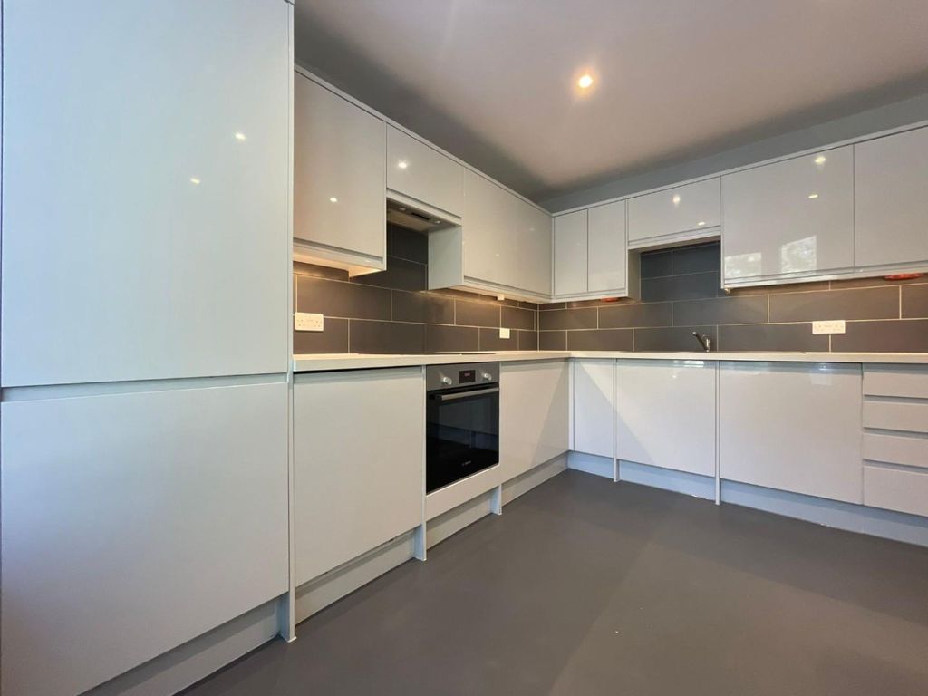 Property photo 1 of 21 4633850