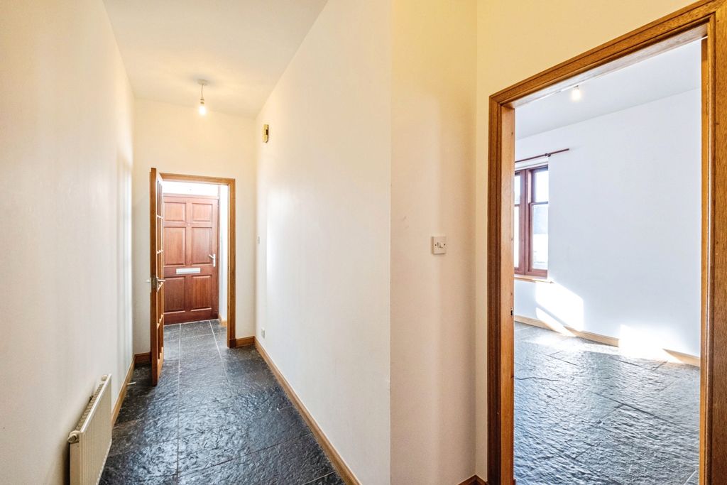 Property photo 3 of 18 Photo #3