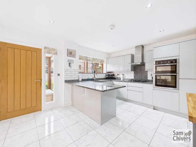 Property photo 3 of 27 Photo 3