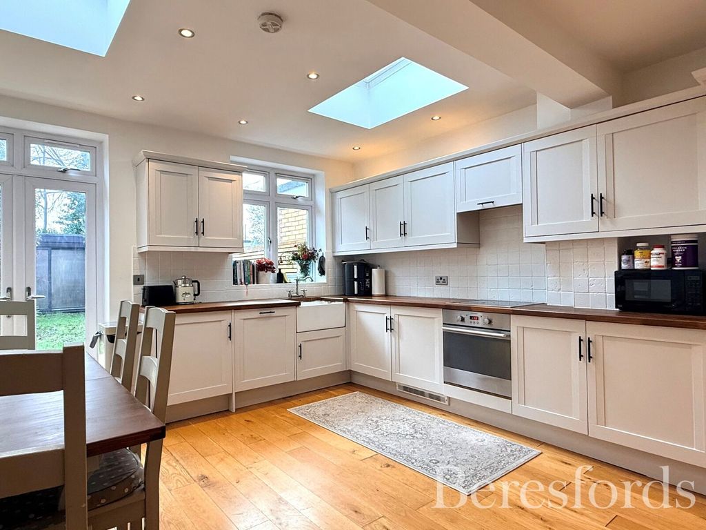 Property photo 2 of 20 Picture No. 16