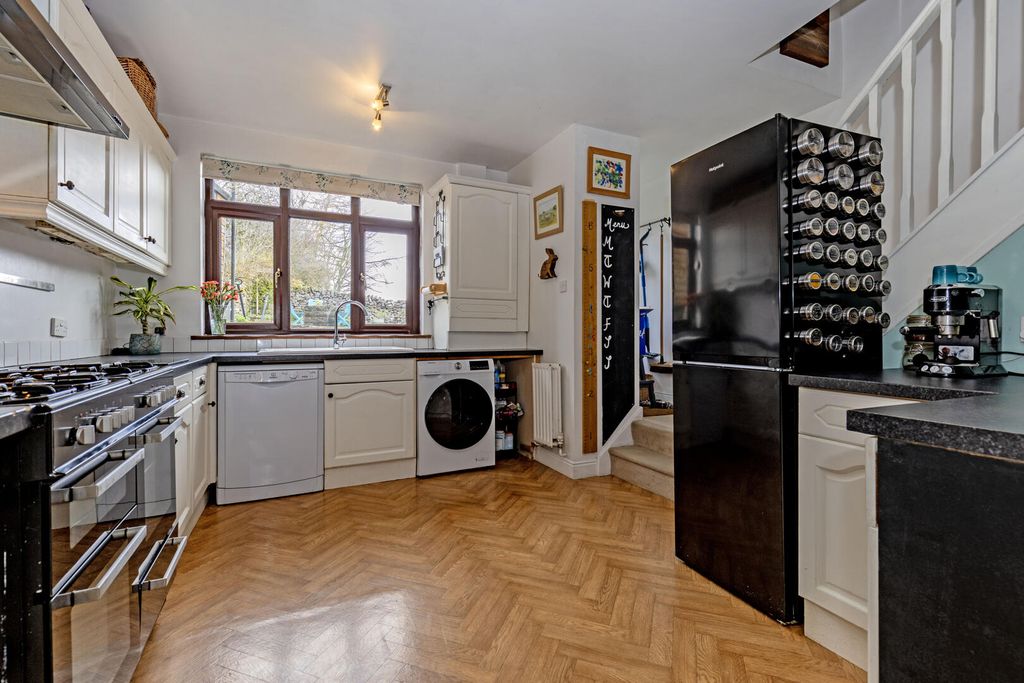 Property photo 2 of 29 Kitchen