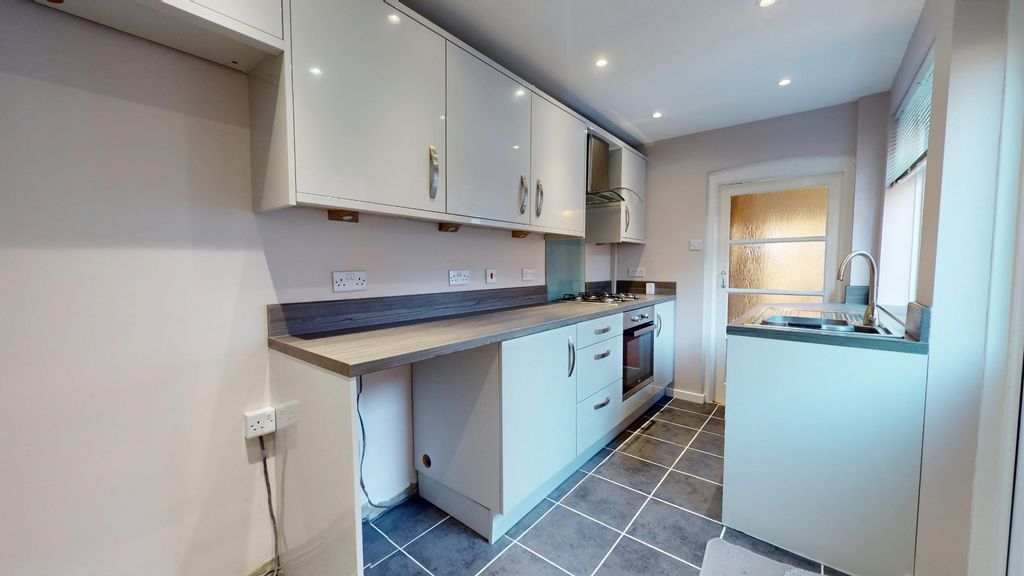 Property photo 2 of 16 4522244