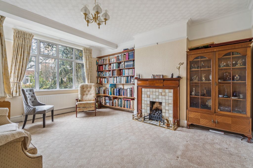 Property photo 2 of 11