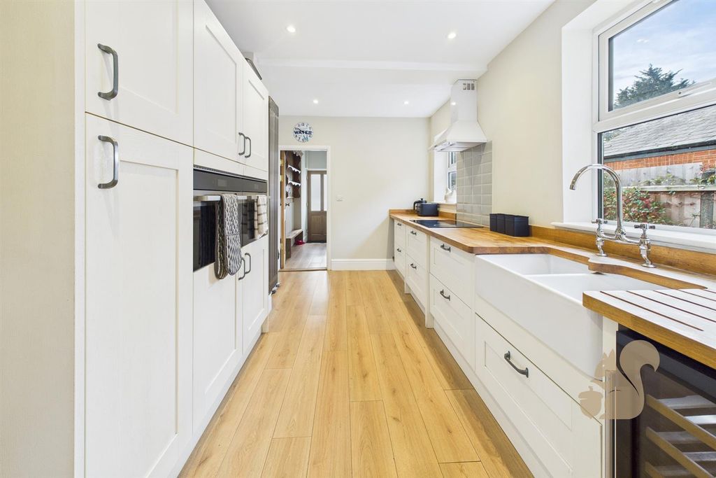 Property photo 2 of 23 Kitchen