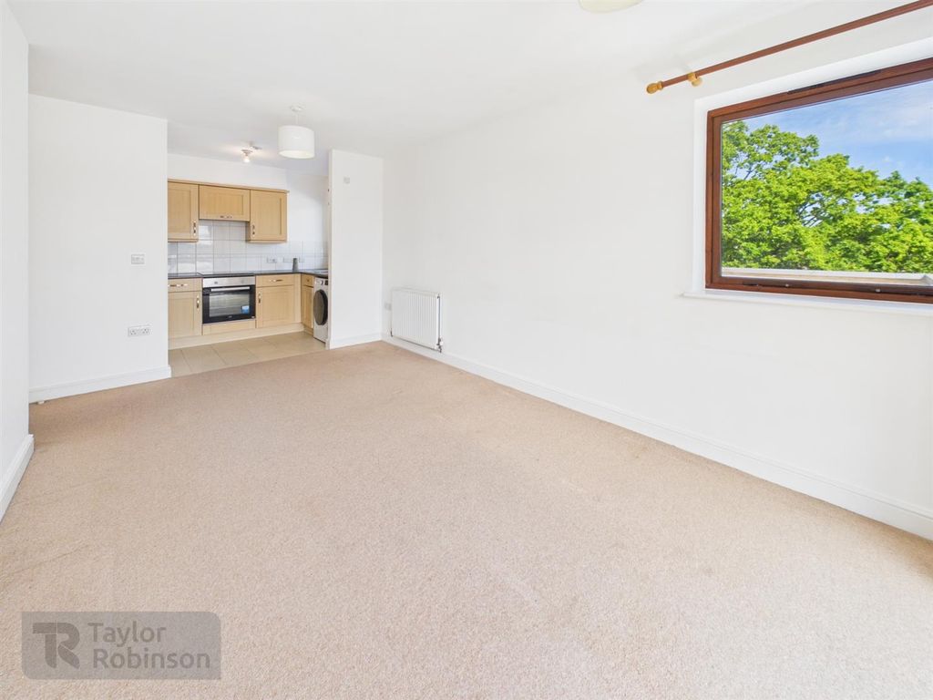 Property photo 3 of 9 Cam02600G0-Pr0728-Still009.Jpg