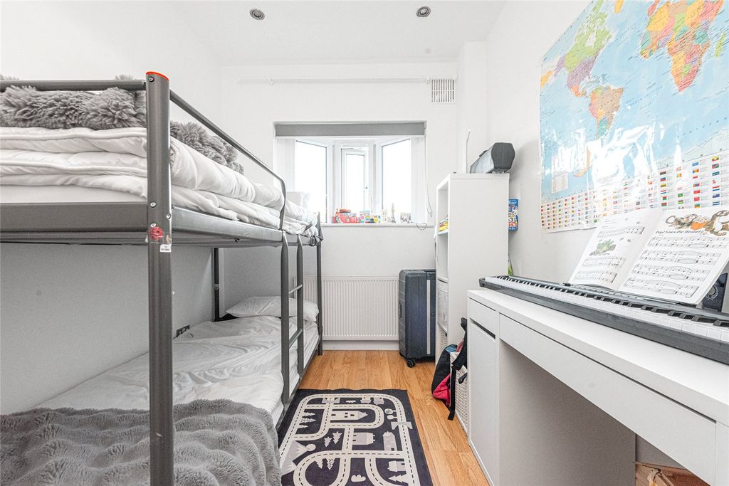 Property photo 3 of 9 Picture No. 12