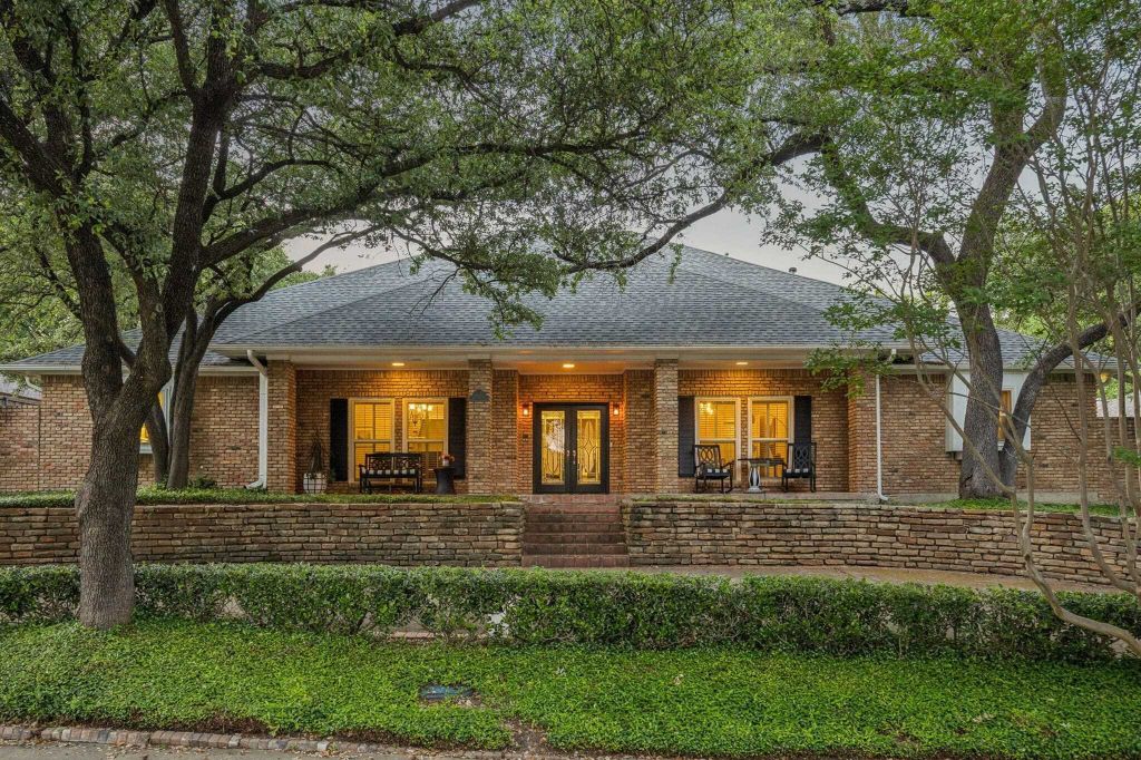Property photo 1 of 31