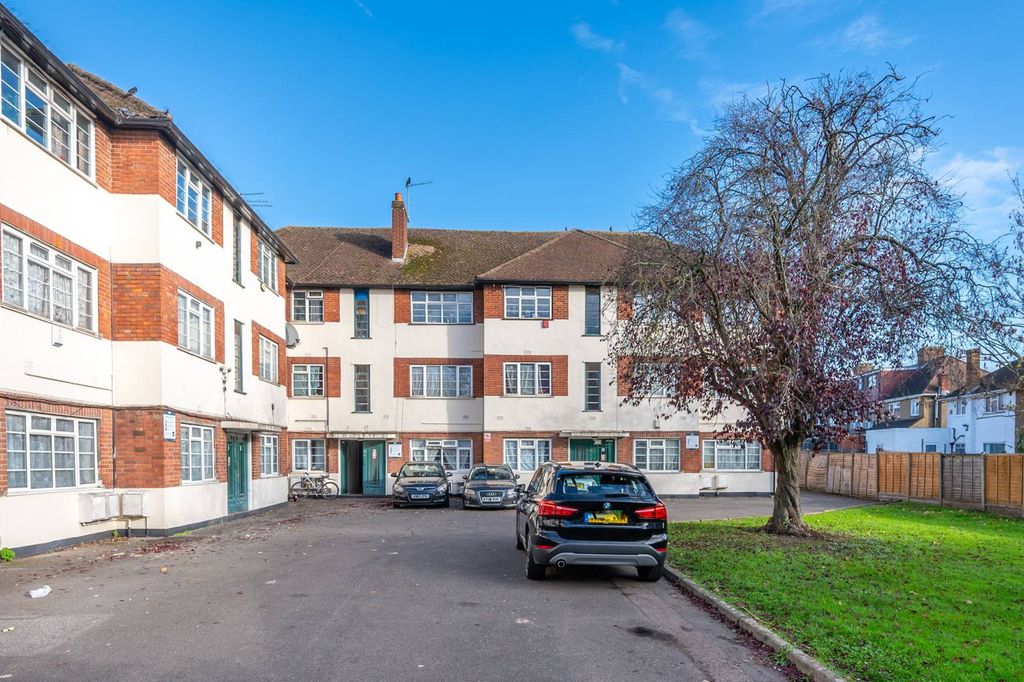 Property photo 1 of 9