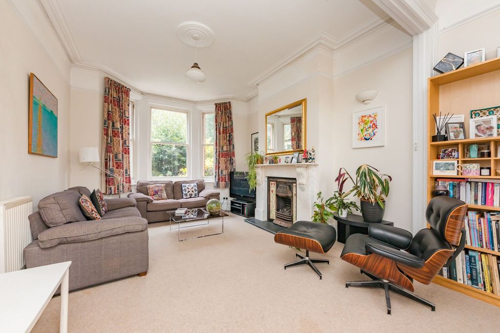 Property photo 3 of 22