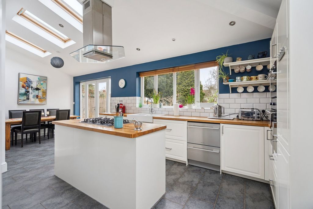 Property photo 2 of 14