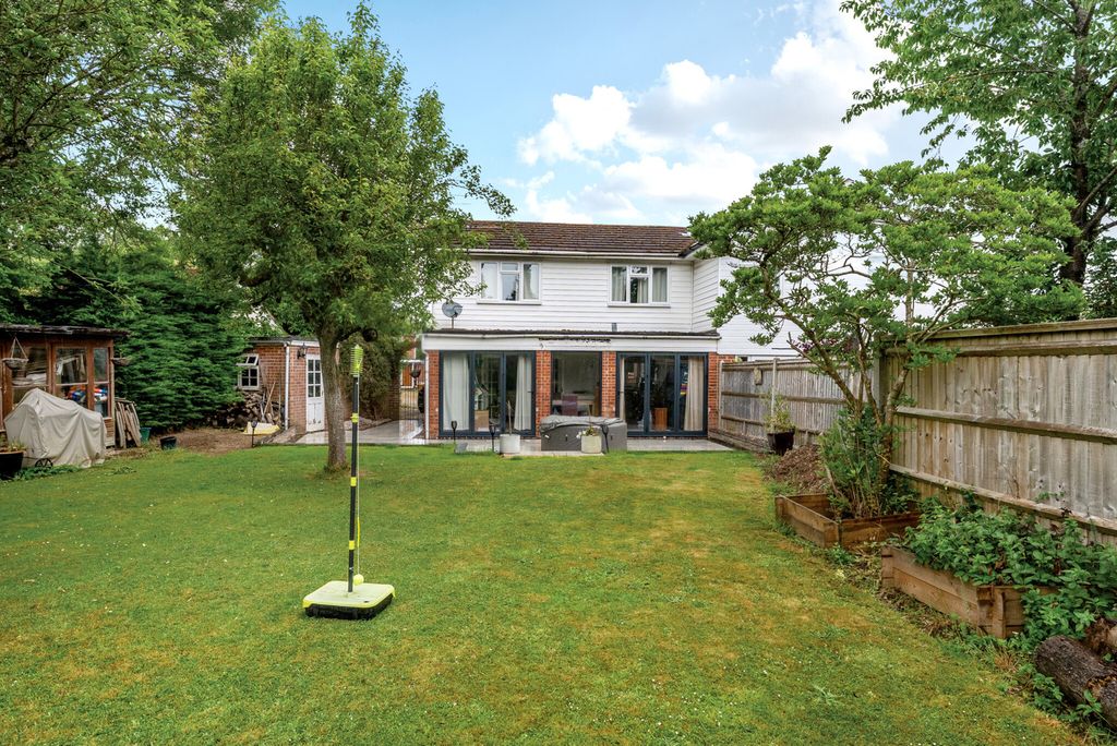 Property photo 1 of 32 1303424-5-683Eebf...