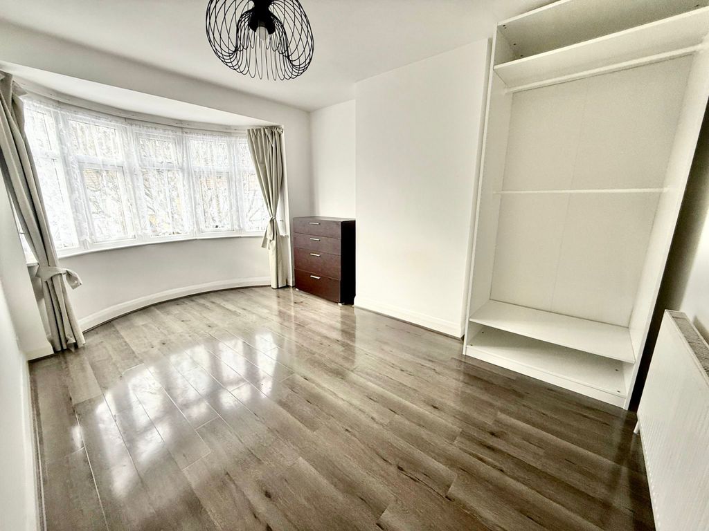 Property photo 2 of 12 Gallery