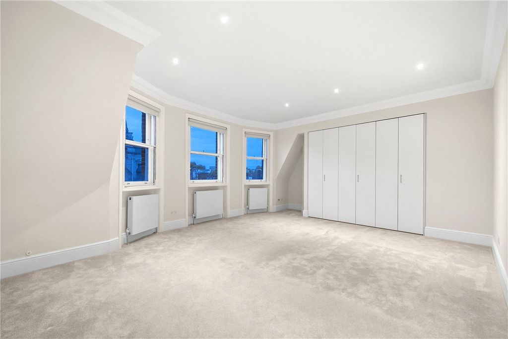 Property photo 3 of 33 Picture No. 14