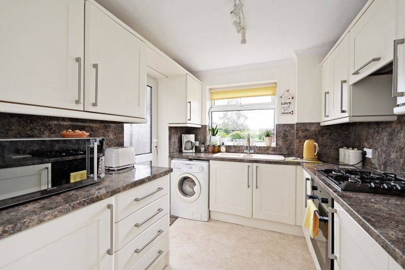 Property photo 3 of 25 Kitchen