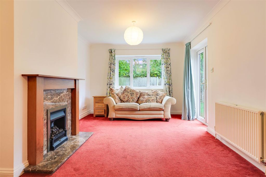 Property photo 3 of 16 Img (4).Jpg