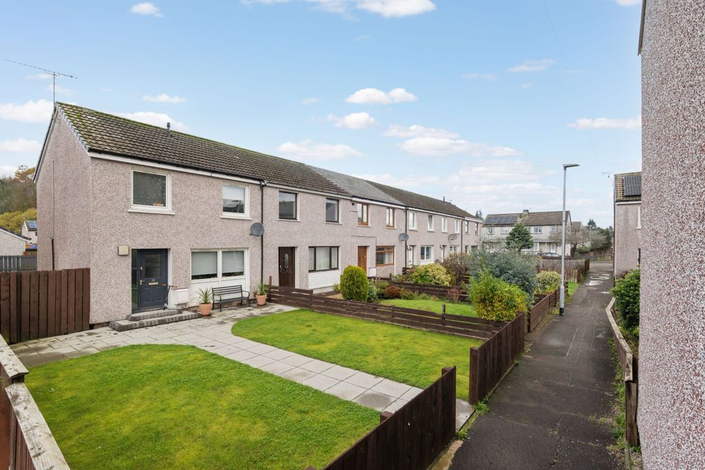 Property photo 2 of 23