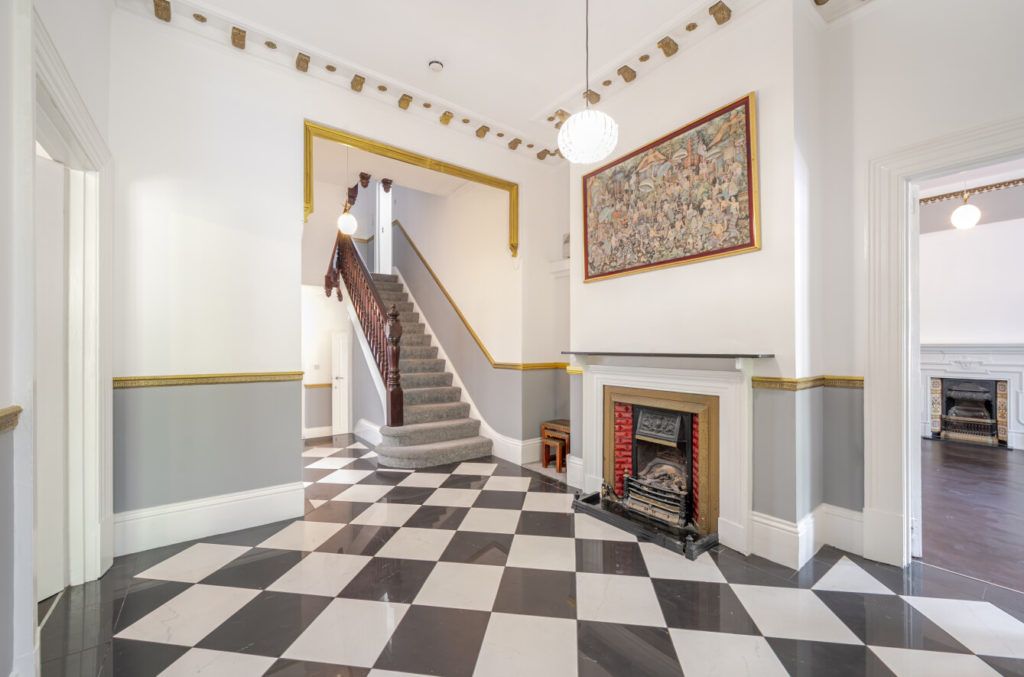 Property photo 2 of 21