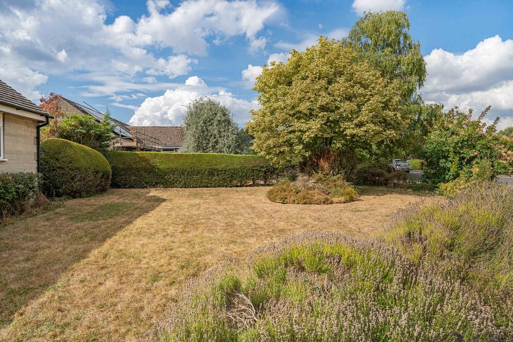 Property photo 2 of 21