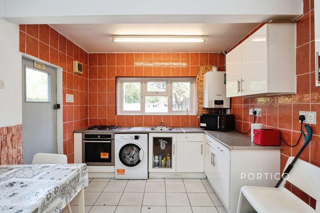Property photo 2 of 29 Pbox-Img.Jpg