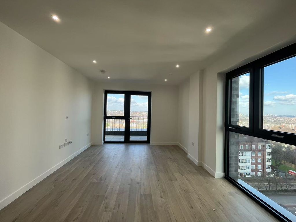 Property photo 2 of 19