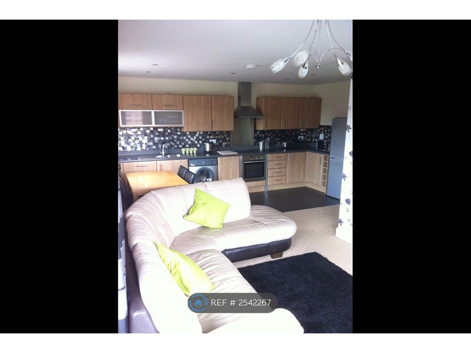 Property photo 2 of 12 Lounge/Kitchen