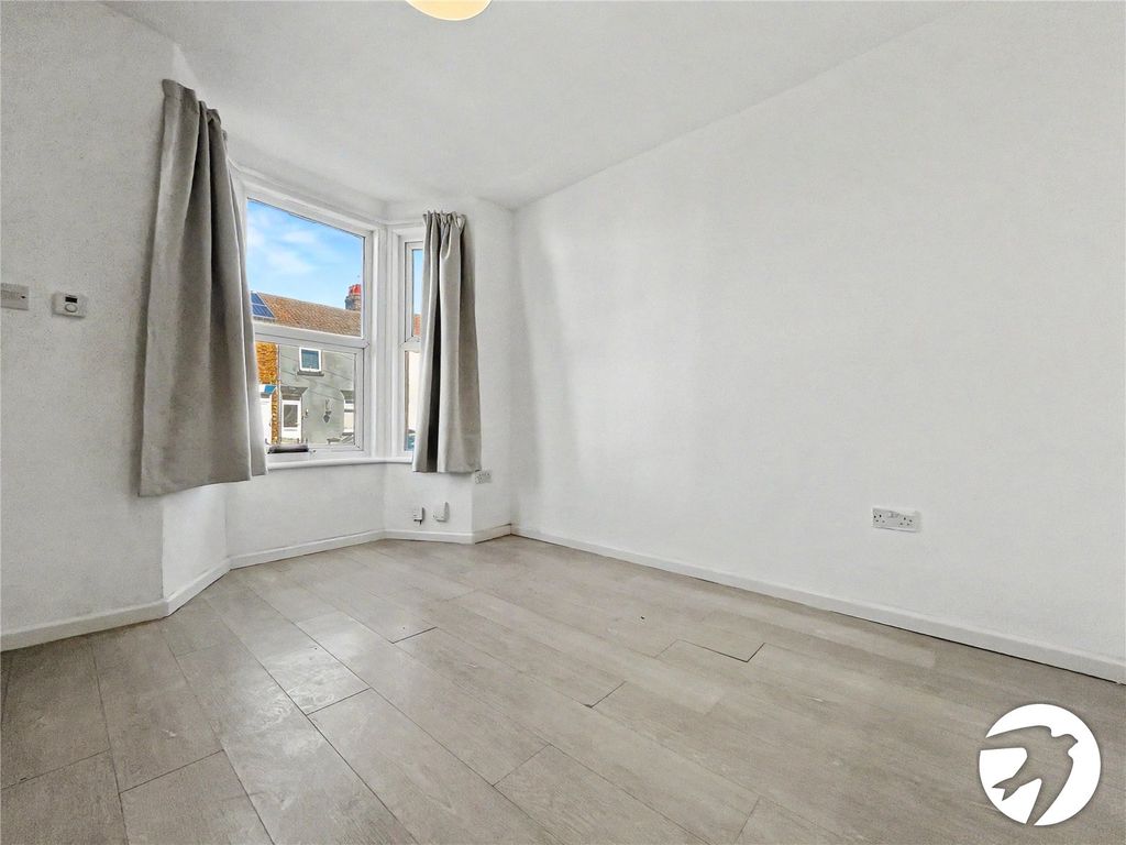 Property photo 3 of 12 Picture No. 12