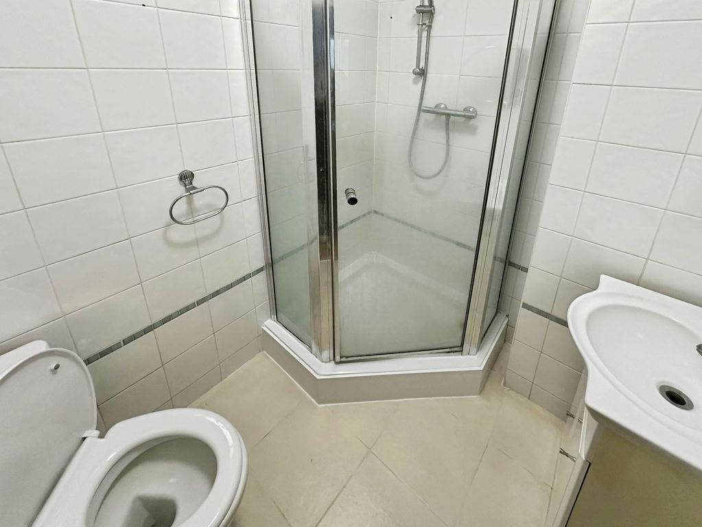 Property photo 2 of 3