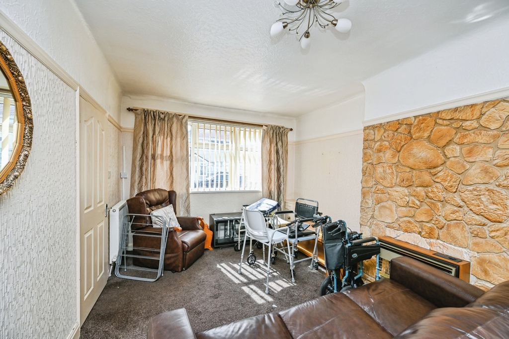 Property photo 3 of 14 Pbox-Img.Jpg