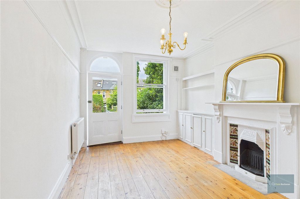 Property photo 3 of 8 Picture No. 13