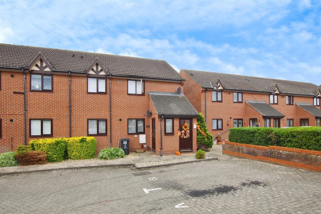 Property photo 1 of 12