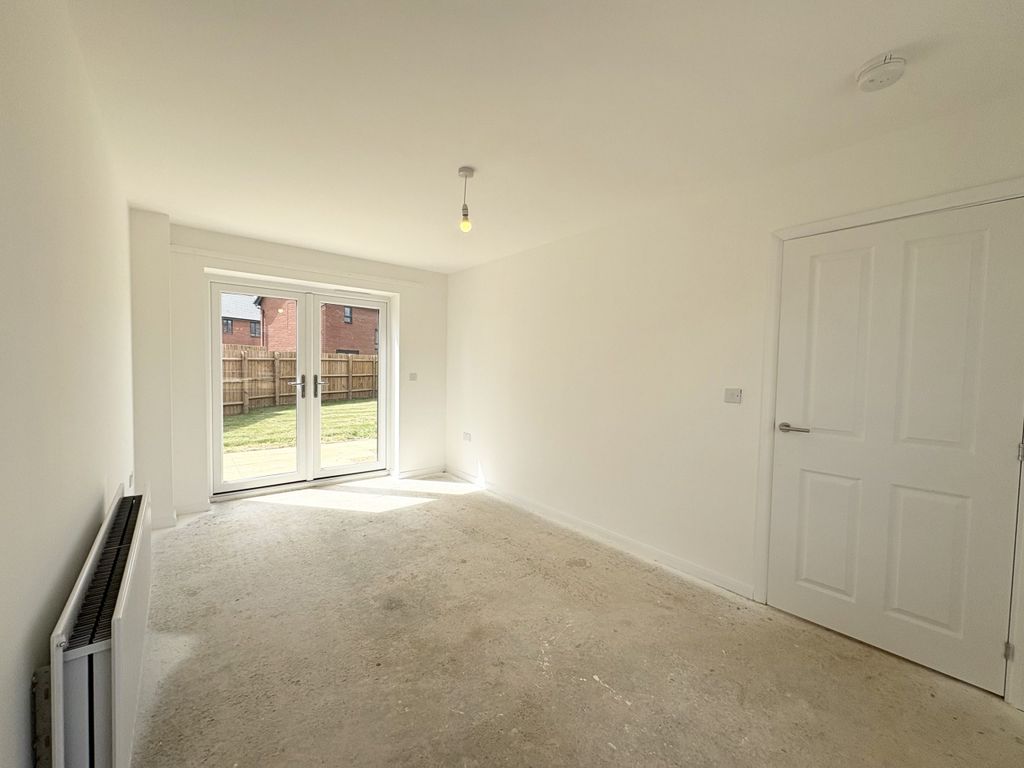 Property photo 2 of 11 Y Living